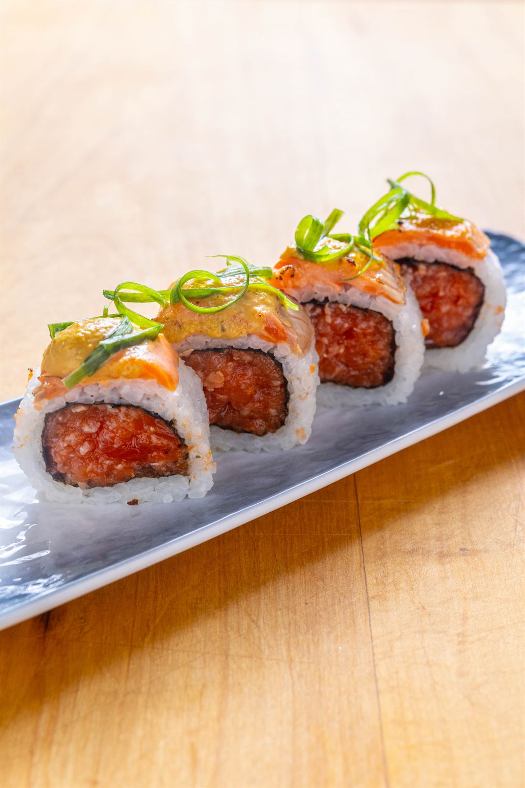 Rolls de salmón picante